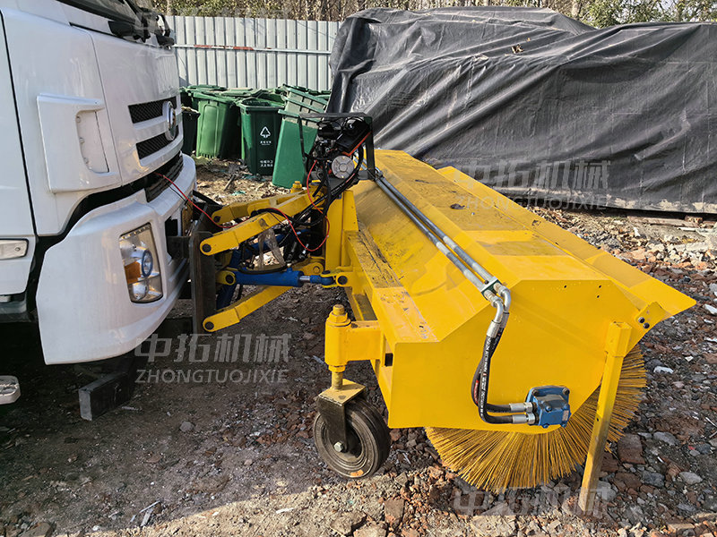 車載加裝 掃雪滾 (2).jpg