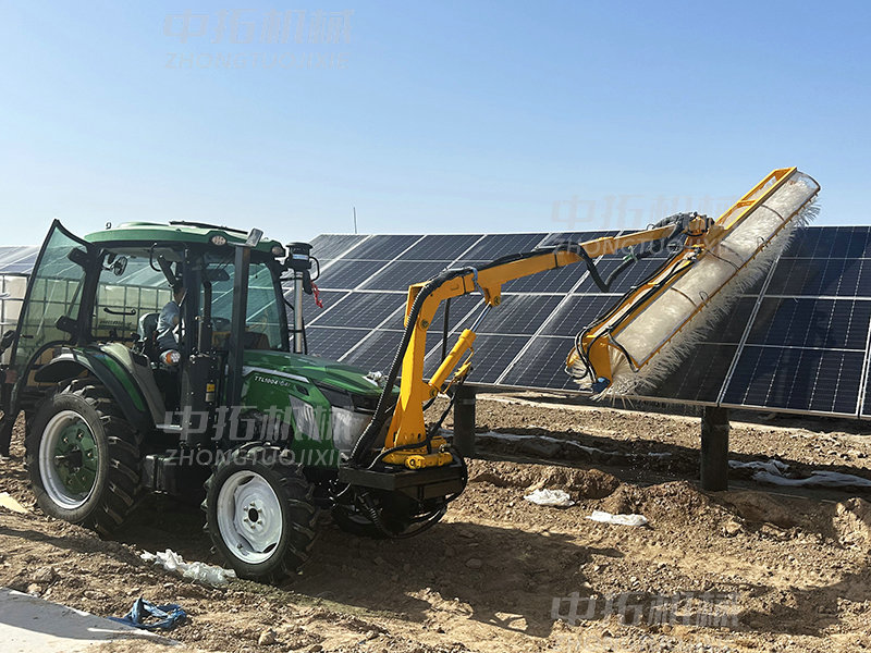 輪式光伏清洗機 (6).jpg